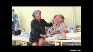 Oma Sieht Zu Wie Opa Krankenschwester Im Krankenhaus Fickt